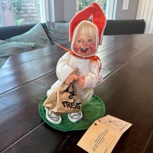 Annalee Doll Halloween Trick or Treat Bunny Smiling with Eyes Open (3032)